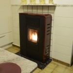 Pelletkachels: platte (ondiepe) pelletkachel: MCZ Flat bordeaux, 8 kW